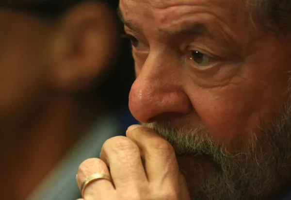 STJ nega suspeição de Moro pedida pela defesa de Lula