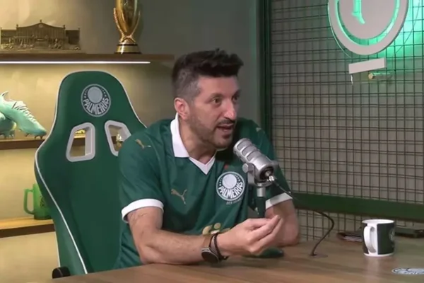 Leila Pereira, presidente do Palmeiras, presta homenagens a Lito Sousa