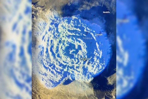 Vídeos: tsunami atinge ilhas no Pacífico Sul após erupção de vulcão