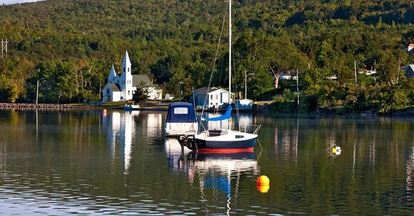 Empresa oferece emprego e casa para quem quer viver em ilha no Canadá