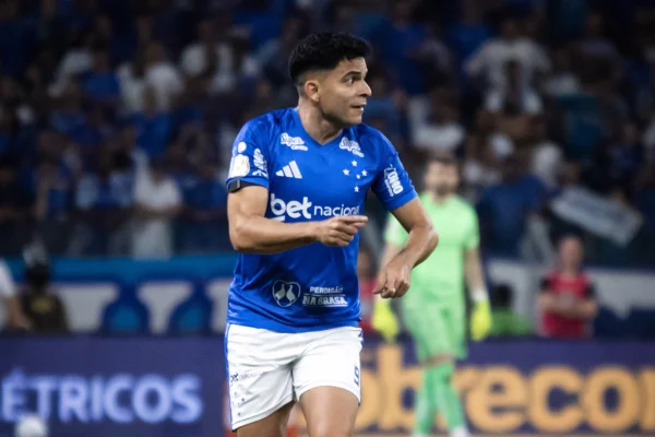 Cruzeiro confirma lesões de Bruno Rodrigues após dividida com Éverson
