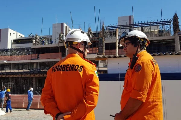 Bombeiros da Bahia divulgam edital para concurso com 250 vagas