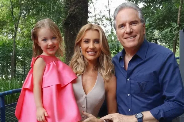 Ana Paula Siebert, Roberto Justus e Vicky Justus