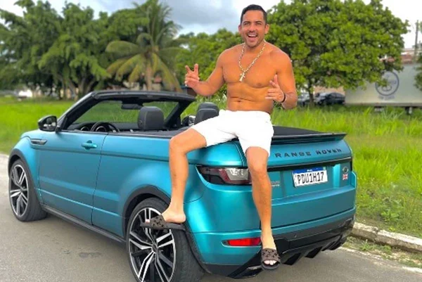 Saiba quem é o influencer que teve hidromassagem retirada de apartamento