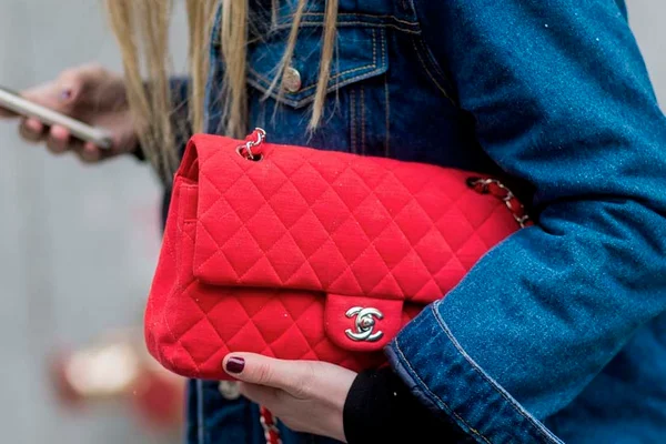 Bolsas de luxo podem valer até 70% a mais após anos de uso