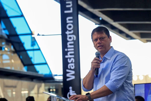 Tarcísio de Freitas em inauguração da estação Washington Luiz, da Linha 17-Ouro