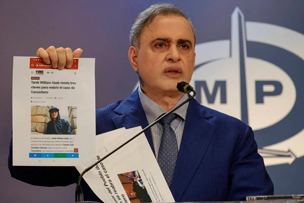 Imagem colorida de Tarek William Saab