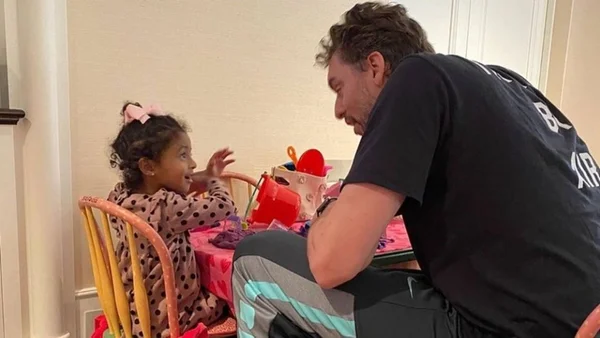 Pau Gasol e família Bryant