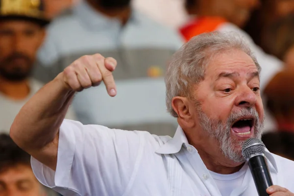 Juiz autoriza liberdade de Lula. Veja alvará de soltura