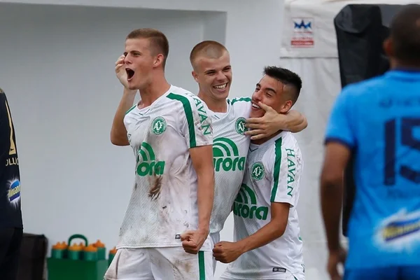 Grêmio, Chapecoense e Coritiba vencem e avançam na Copa São Paulo
