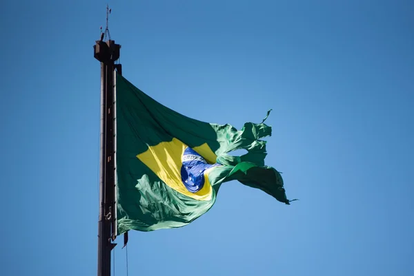Marinha do Brasil faz a troca da bandeira no mastro da BAndeira Nacional em Brasília