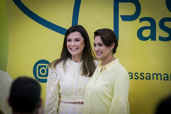 Bancada de Michelle tem loira do Tchan, intérprete de libras e irmãos