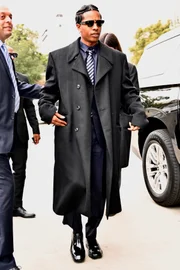 Look Yves Saint Laurent