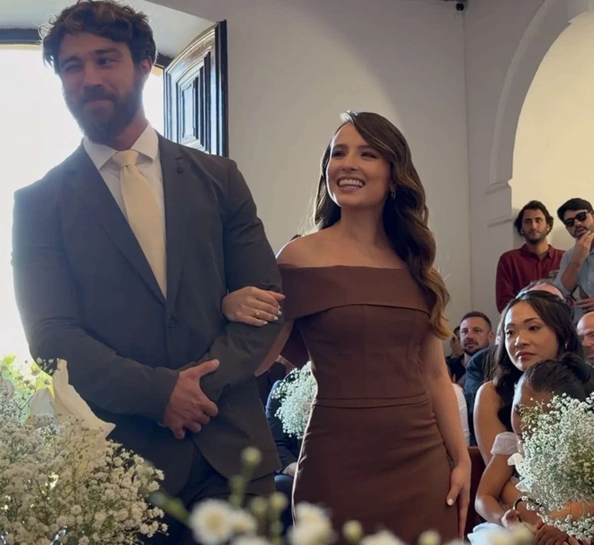 Larissa Manoela e André Luiz Frambach foram padrinhos de casamento no fim de semana Larissa Manoela e André Luiz Frambach foram padrinhos de casamento no fim de semana