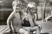 Charles Spencer e princesa Diana quando crianças Charles Spencer e princesa Diana quando crianças