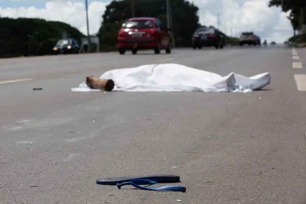 Idosa morre após ser atropelada no Eixão Norte neste sábado (15/12)