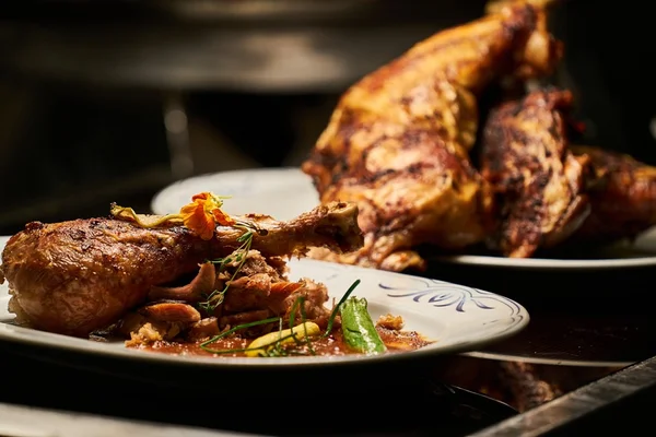 prato com coxa de frango
