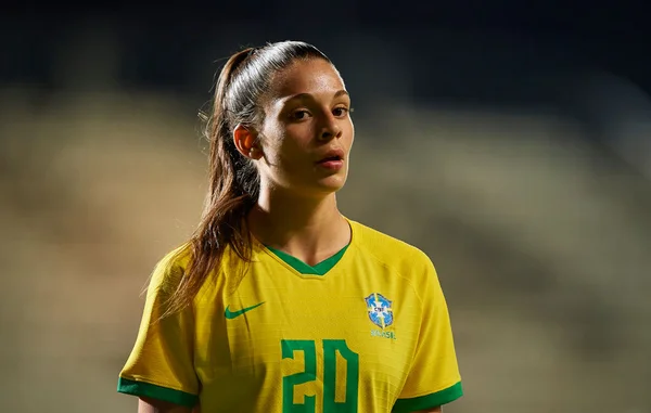 Giovana Queiroz atuando pela Seleção Brasileira feminina - Metrópoles