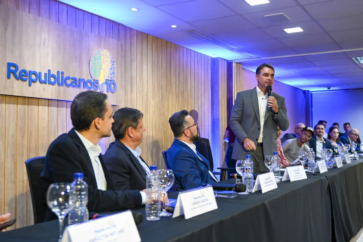 Cleitinho confirma apoio a Flávio no 2° turno em evento do Republicanos - imagem 9 Cleitinho confirma apoio a Flávio no 2° turno em evento do Republicanos - imagem 9