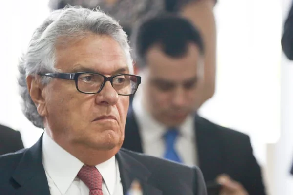 Caiado diz esperar que Bolsonaro mantenha Mandetta na Saúde