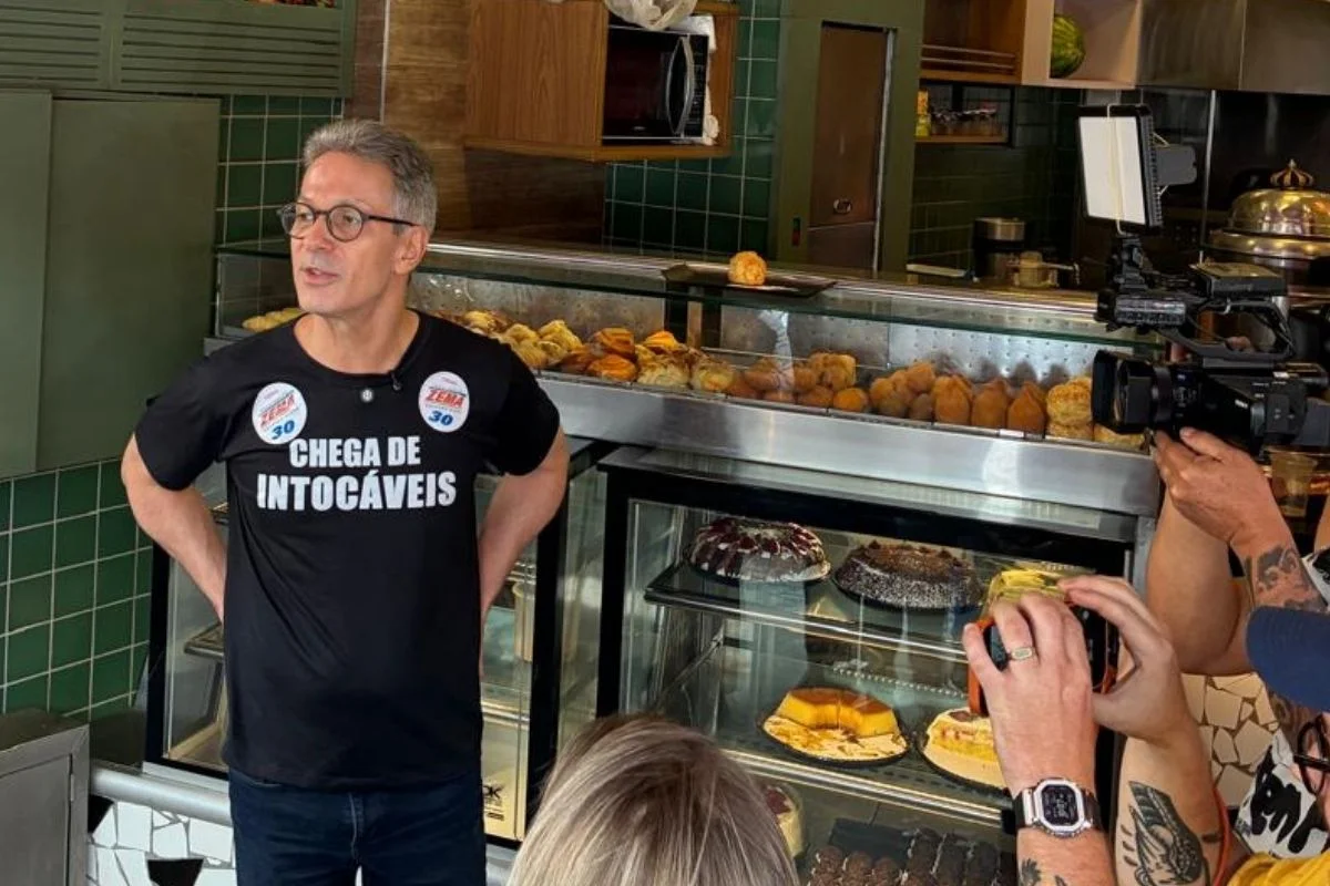 Candidato à presidência, Romeu Zema (Novo) visita a Rua 25 de Março, em São Paulo Candidato à presidência, Romeu Zema (Novo) visita a Rua 25 de Março, em São Paulo