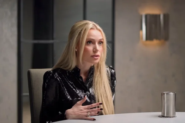 Imagem colorida da CEO Natalie Dawson em entrevista ao podcast The Diary Of A CEO