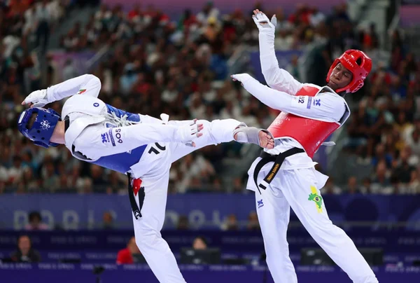 Henrique Marques vence e avança para as quartas de final do taekwondo