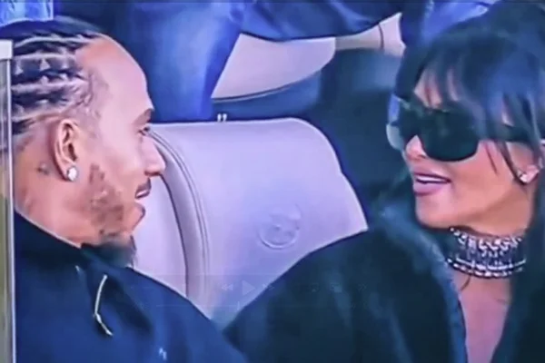 Lewis Hamilton e Kim Kardashian são flagrados juntos no Super Bowl LX