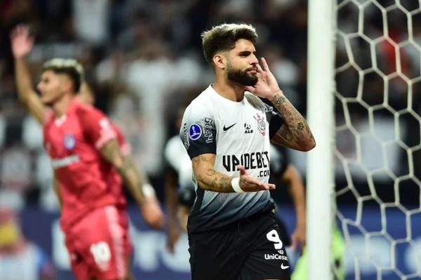 Sul-Americana: Corinthians goleia e decide vaga na última rodada