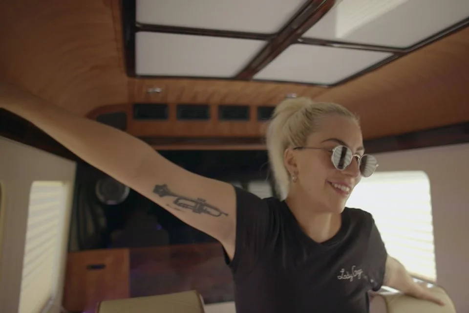 <b>Gaga - Five Foot Two:</b> acompanhe Lady Gaga durante o lançamento de um álbum, nos preparativos do show do Super Bowl e confrontando desafios físicos e emocionais. Assista ao <a href="https://youtu.be/IxI1iOi0t-c" target="_blank" rel="noopener">trailer</a> <b>Gaga - Five Foot Two:</b> acompanhe Lady Gaga durante o lançamento de um álbum, nos preparativos do show do Super Bowl e confrontando desafios físicos e emocionais. Assista ao <a href="https://youtu.be/IxI1iOi0t-c" target="_blank" rel="noopener">trailer</a>