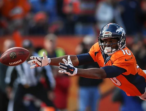 Futebol americano. Broncos e Panthers levam títulos de conferência e decidem o Super Bowl