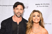 Aaron Phypers  foi denunciado por agredir, física e verbalmente, Denise Richards