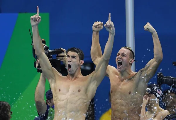 Estados Unidos levam o ouro no revezamento 4×100