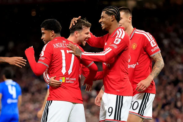 Manchester United registra rombo de quase R$ 300 milhões em balanço anual - destaque galeria