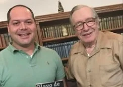 Petistas pressionam Planalto a exonerar ex-deputado olavista