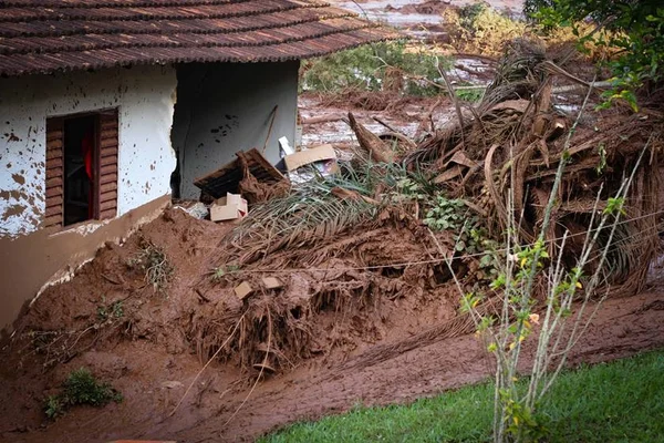 Saiba como ajudar Brumadinho: shoppings e igrejas arrecadam doações