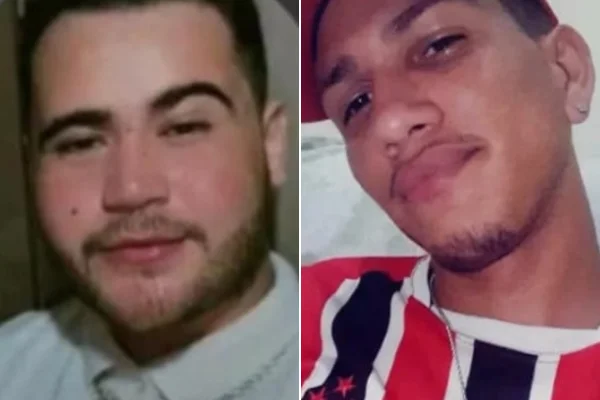 Imagens fortes: jovens morrem após grave acidente envolvendo motos e carro