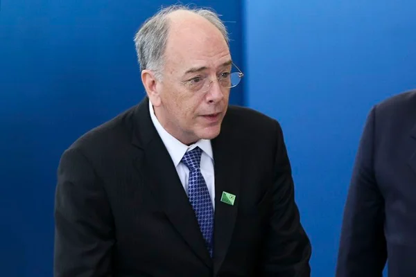 Presidente da Petrobras: Não há previsão de reajuste dos combustíveis