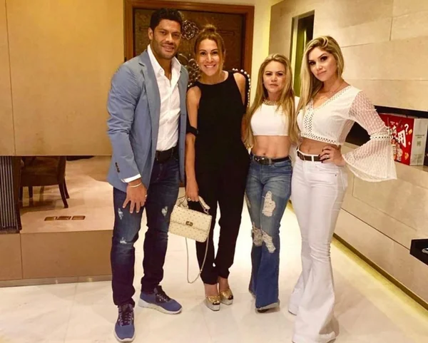 Família de ex-mulher de Hulk manda indiretas para o jogador