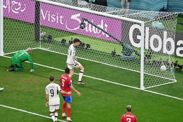 Alemanha goleia Costa Rica de virada, mas é eliminada da Copa do Mundo