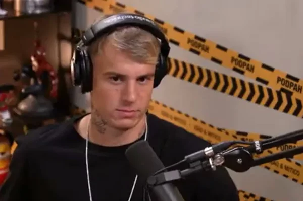 Róger Castro dá entrevista para o podcast Podpah e é acusado de racismos