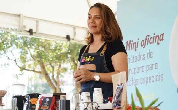 Professora promove curso de barista para pessoas em situação de risco