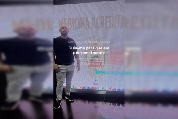 homem em curso de medicina