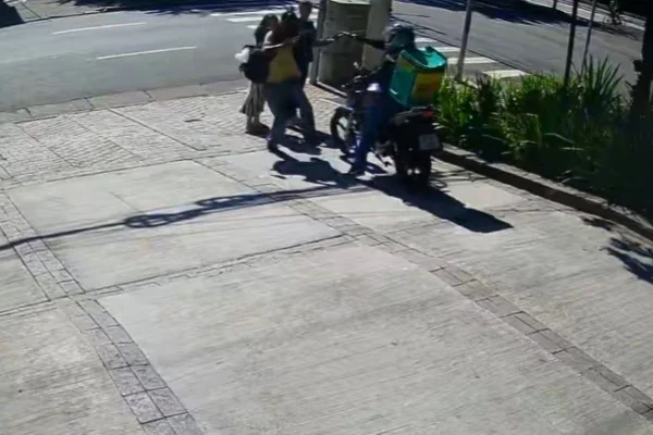 Homem é baleado na cabeça ao impedir assalto em avenida de Moema - Metrópoles