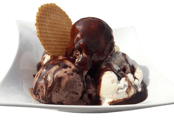 Cheia de sabor: aprenda a fazer a calda de chocolate com pimenta