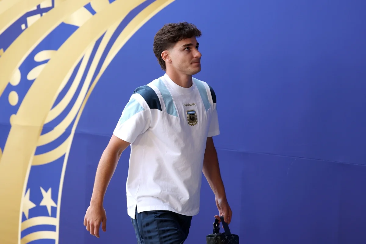 Barcelona: Deco viaja a Madri para tentar contratar Julián Álvarez