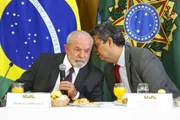 O presidente Lula e o ministro Márcio Macêdo O presidente Lula e o ministro Márcio Macêdo