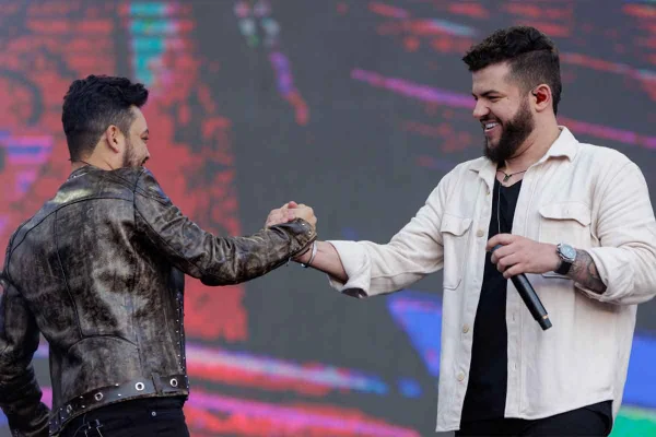 Foto de Ícaro e Gilmar