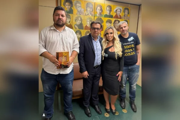 Flávia Fróes, advogada de líderes do CV, e o deputado Reimont (PT-RJ)