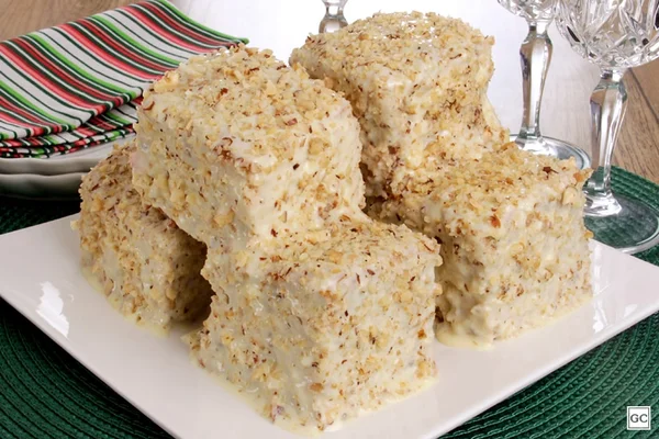 As melhores receitas de bolos com calda para se deliciar